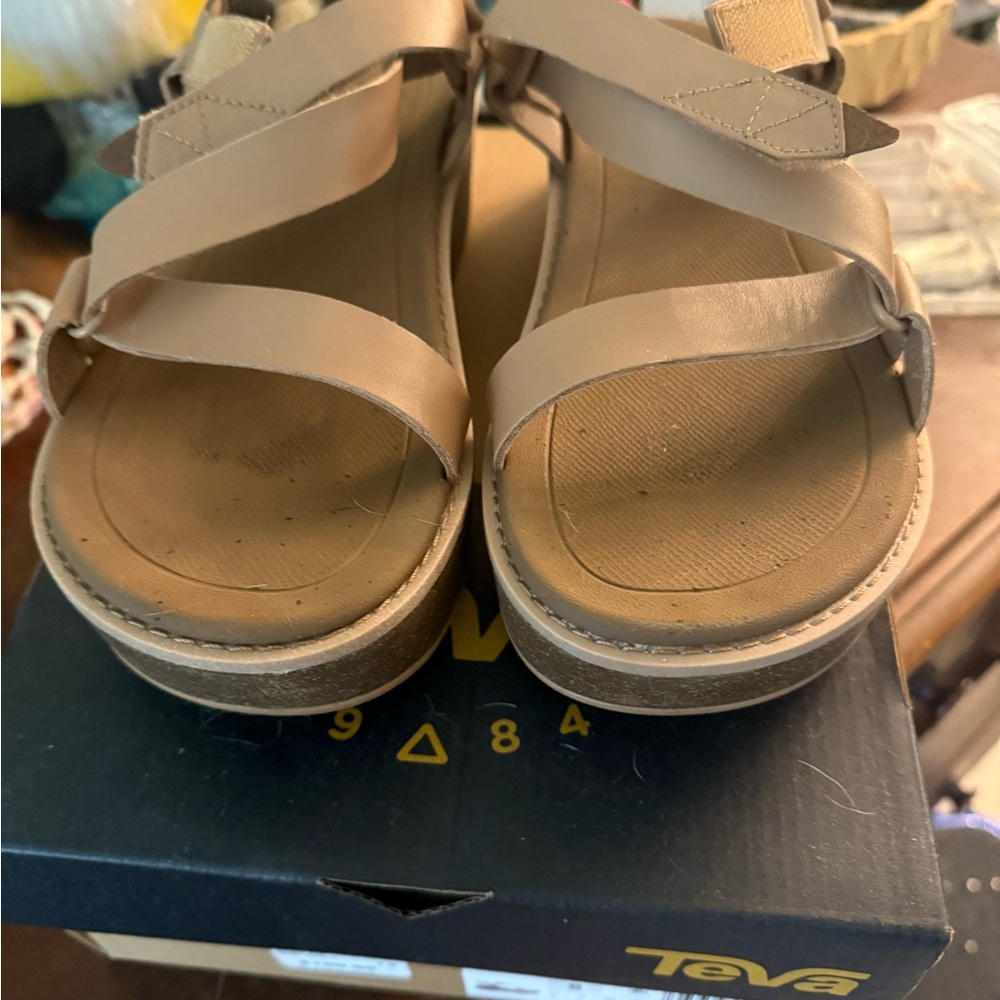 Teva Tan madera wedge  Sandals with Adjustable Straps and Comfort Footbed